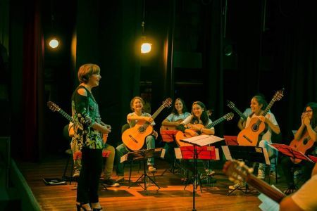 Micaela Núñez en el ensamble Pu Rory de Berta Rojas