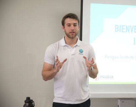 Profesor de Español de Pangea