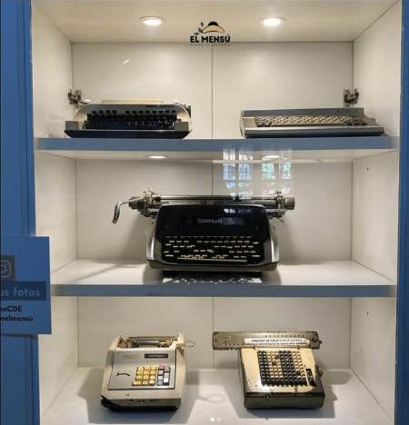 Máquinas de escribir del museo El Mensú en los inicios de la modernidad de la ruta alto paraná noche de los museos