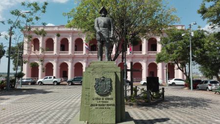 El Cabildo con su fundador Juan de Salazar